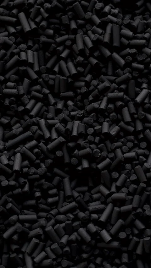 Active filter carbon used for aquarium filter. Vídeo Stock 331281265