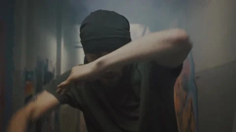 Active man dancing indoors 스톡 동영상 155621314