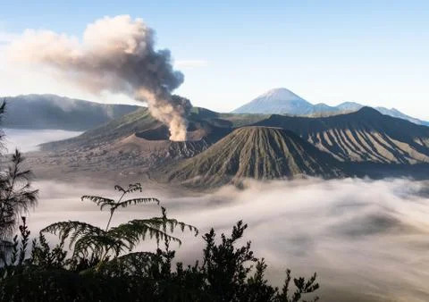 Active Mount Bromo - Java, Indonesia 스톡 사진