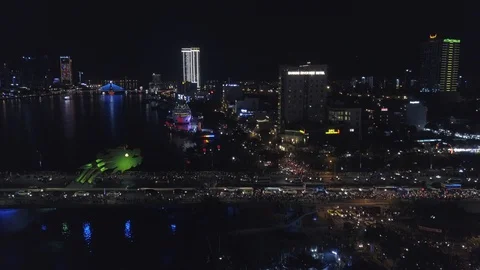 Active road traffic at night over the dragon bridge da nang Stock-Footage 112785617