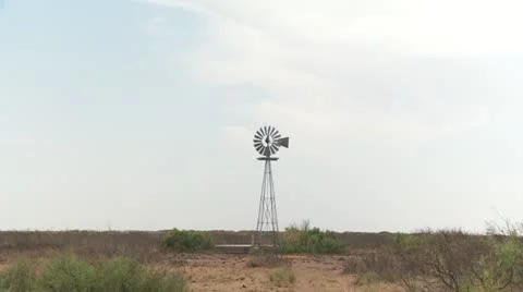 Active Water Windmill WS zoom in Stockbeeldmateriaal 12131062