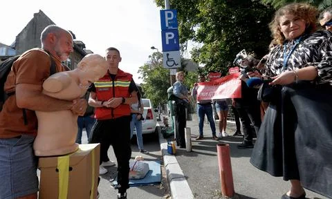 Activists protest to demand introduction of first aid courses in Romanian school Stock Photos