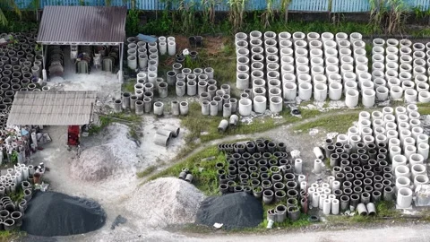 Activities of workers making culverts and bridge blocks 스톡 동영상 341181656