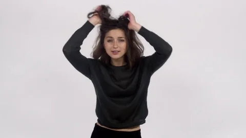 The actress beckons to herself in dance 库存影片 81808381