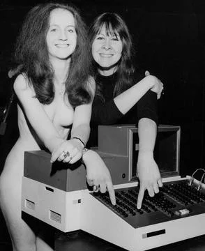 Actress Eileen Carson (l) Giving Details Of The New Computerised Ticket System O 스톡 사진