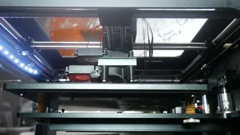 Actual 3D modeling with a printer 動画素材 89905198