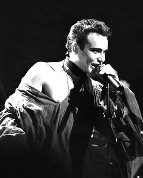 Adam Ant perform on Solid Gold in 1983 Credit: Ron Wolfson / MediaPunch Foto stock