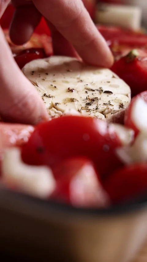 Adding Fresh Garlic To Vegetables Close Up 스톡 동영상 332076909