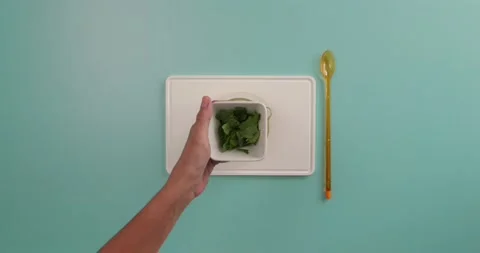 Adding mint to a limonade Stock Footage 132149631