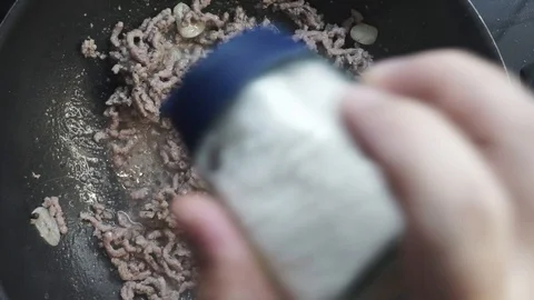 Adding onions Video stock 97410720