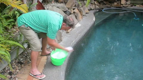Adding Salt to Pool 스톡 동영상 34404887