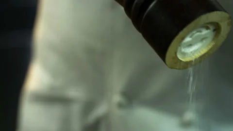 Adding Spaghetti to Pan 스톡 동영상 145630500