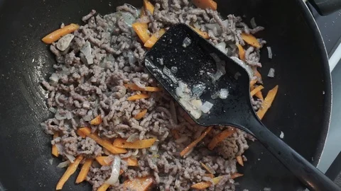 Adding tomato sauce Stock Footage 97410751