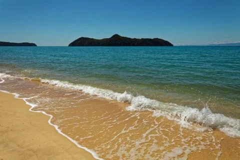 Adele Island, viewed from Abel Tasman National Park, New Zealand Stock-Fotos