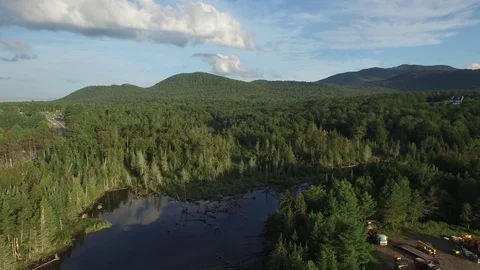 Adirondack Mountains river Drone down 4K 스톡 동영상 76108294