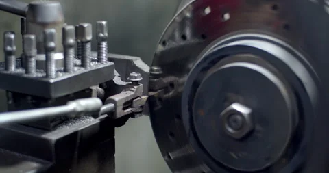 Adjust the blade for grinding the brake disc to fit.Grind the brake disc. Stock Footage 294568260