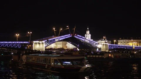 Adjustable bridge of the evening city Stock Footage 80096667