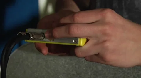 Adjusting Amplifier Controller 库存影片 56892186