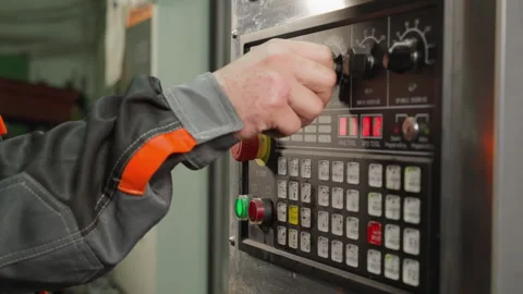 Adjusting CNC Control Panel with Digital Readout Vidéo 273108677