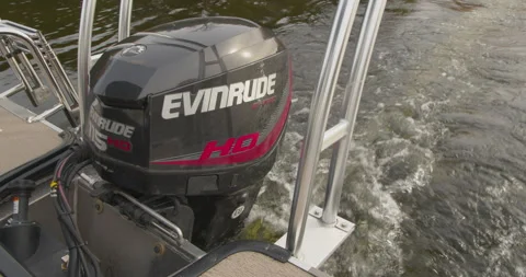 Adjusting Trim on Boat Motor Engine 库存影片 232415280