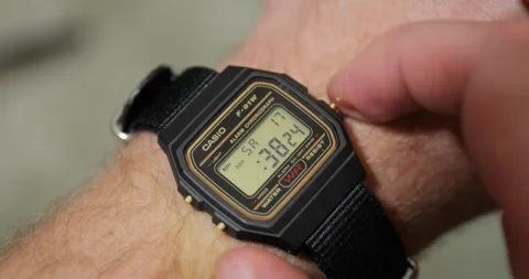 Adjusting watch back one hour, dst end Video stock 156566642