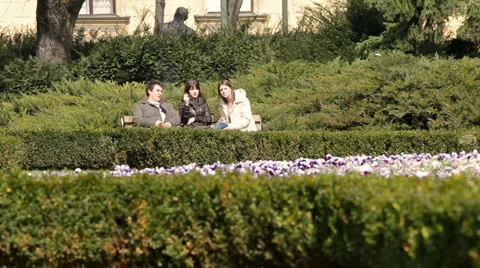 Adolescence in the park Video stock 1856890