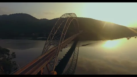 Adomi Bridge Orbit Shot Vídeos de archivo 310507950