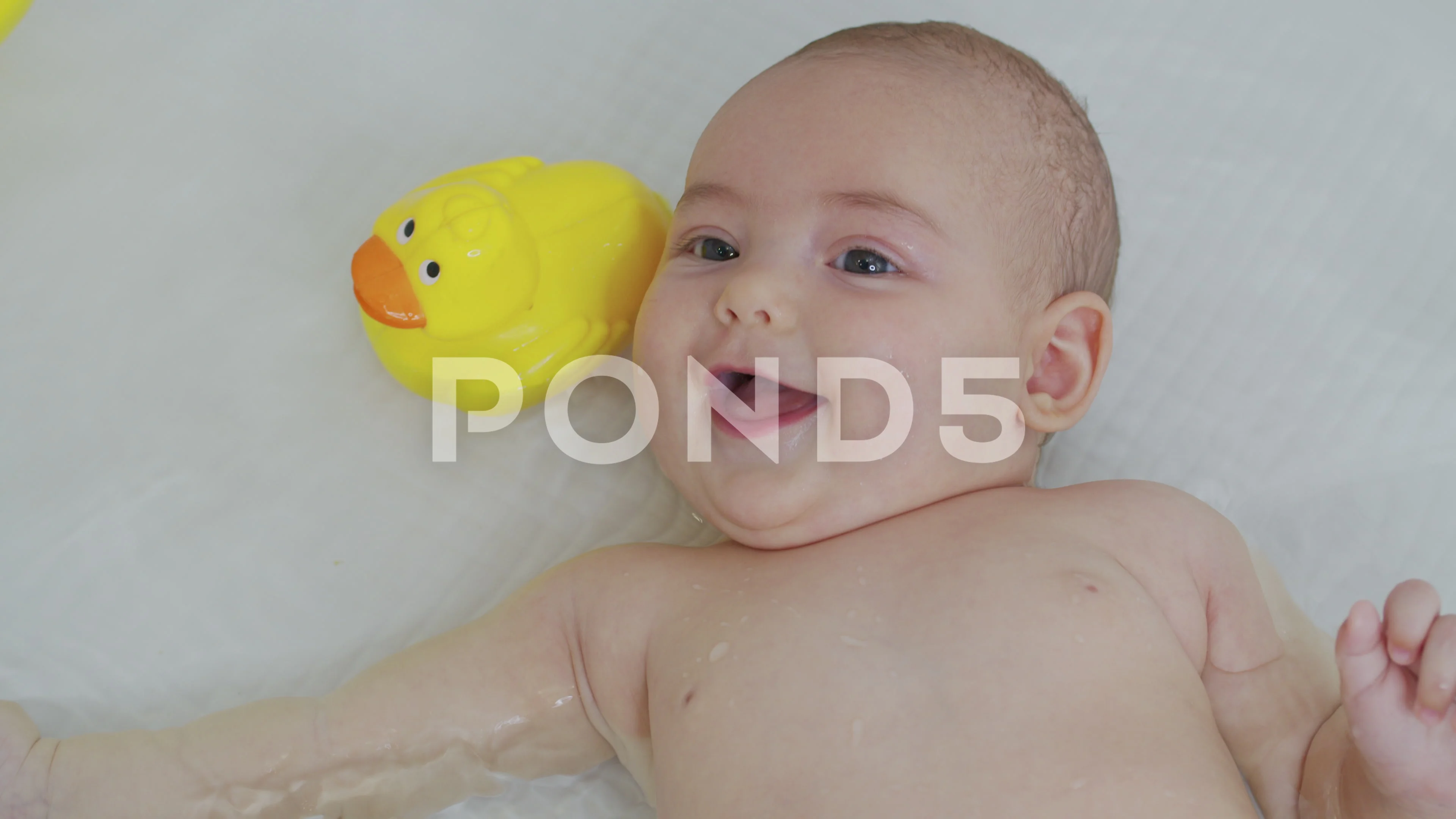 Baby Duck Taking A Bath - Funny Red Haired Boy Taking Bath With Rubber Duck Vector Image - If you want a rubber duck for the bath, this is great.