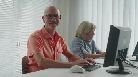 Adult Man Attending Computer Class Video stock 263700859