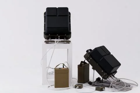 Advanced Electronic Warfare System Featuring Portable Signal Jammers and Po.. Foto stock
