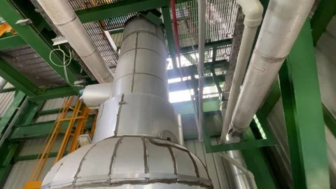 Advanced industrial engineering structure inside a petroleum chemical plant, sho Vídeo Stock 343904434