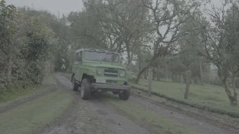 Advancing on the road 動画素材 220521674