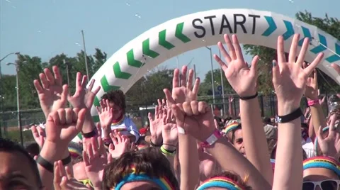 Adventure Runners get ready for start Video stock 52352143