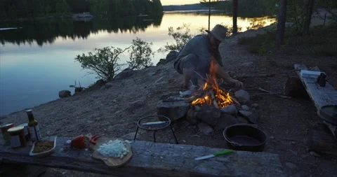 Adventurer campfire02 Stock Footage 172546055