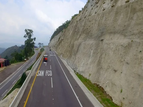 Aereo red car highway 動画素材 75167886