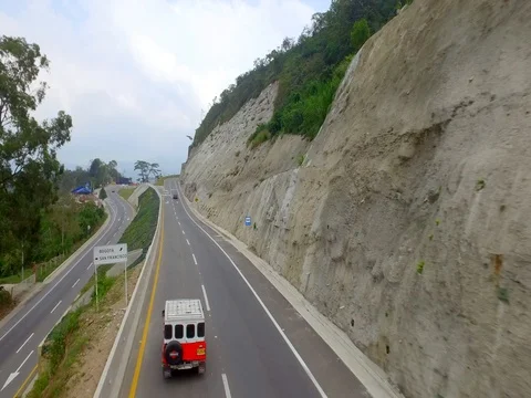 Aereo red car two highway 스톡 동영상 75167923