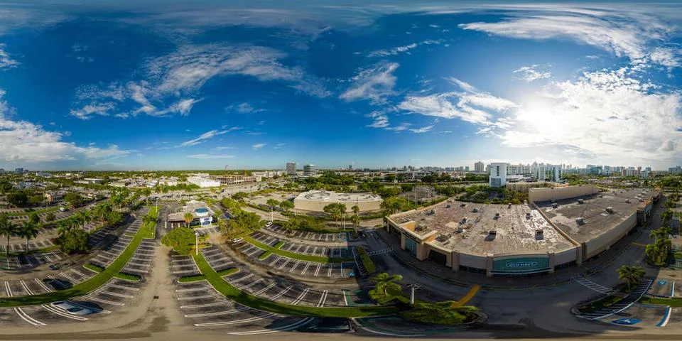Aerial 360 equirectangular spherical vr photo Old Navy which is Aventura, ... Stockfoto's