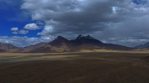 Aerial 4K Drone Time-lapse Dramatic Clouds Over Majestic Plateau Lake 库存影片 336864439