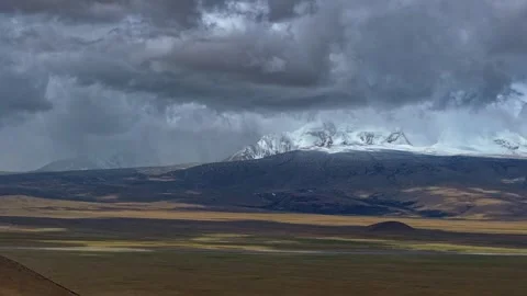 Aerial 4K Drone Time-lapse Dramatic Clouds Over Majestic Plateau Lake 库存影片 336864458