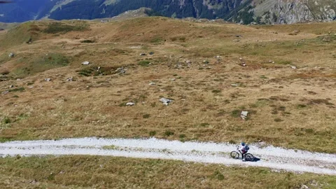 Aerial 4K - Mtb excursion in the high mountains Stock-Footage 139211098