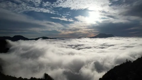 Aerial 4K Sea of Clouds Over Autumn Foliage Forest Mt Kamegamori Japan Vídeo Stock 344841297