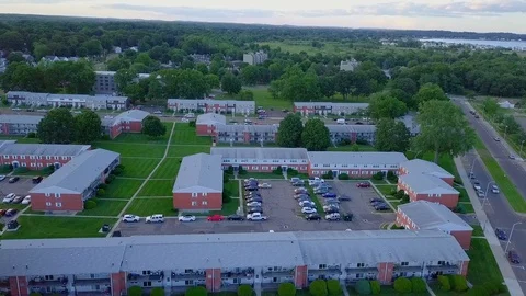 Aerial 4K Shot of an Apartment Complex in Milford, CT Video stock 112270161