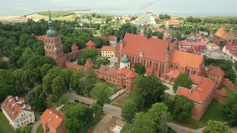 Aerial 4K video from drone to of old town of Frombork Stock Footage 189630885