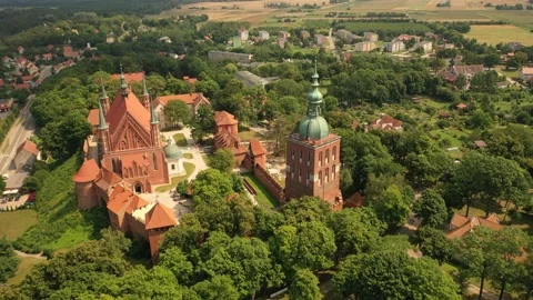 Aerial 4K video from drone to of old town of Frombork Stock Footage 189631548