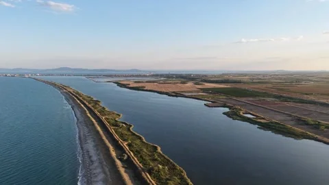 Aerial 4K View of Pomorie Sand Spit and Salt Lagoon Separated from Black Sea 库存影片 342017202
