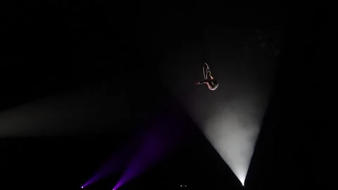 Aerial acrobat on the stage of the circus. Stock Footage 147180120