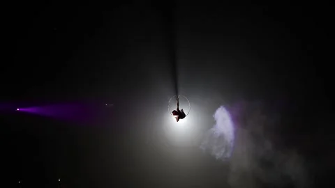 Aerial acrobat on the stage of the circus. Stock Footage 147180125