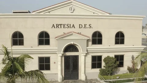 Aerial Approach to Building Vídeo Stock 208416359