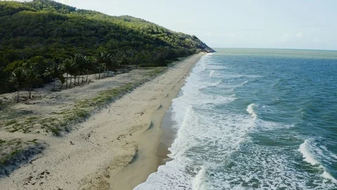 Aerial, beautiful panoramic view on Wangetti beach in Cairns in Queensland, A Видео 102604372