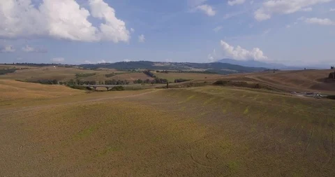 Aerial, beautiful view on tuscan fall landscape in Italy 스톡 동영상 100628973
